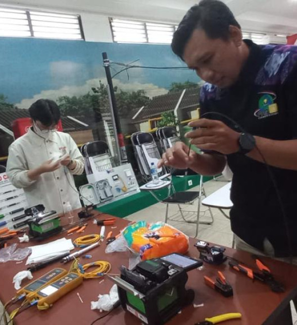 Pelatihan Fiber Optic Academy