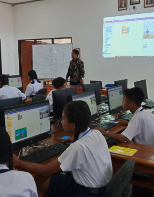 Pelatihan Coding Pelajar SMP