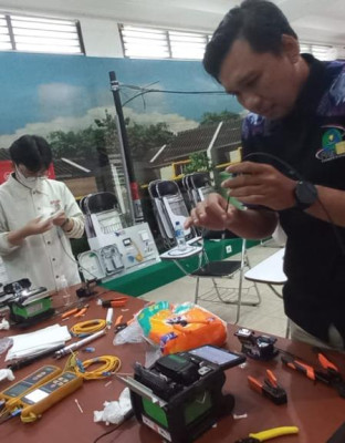 Pelatihan Fiber Optic Academy