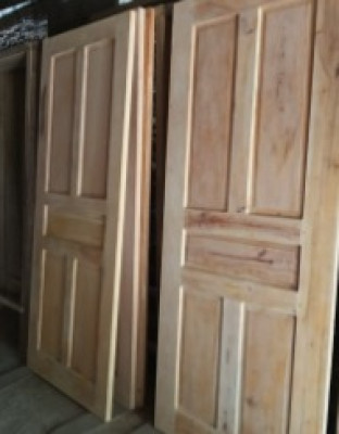 Pembuatan Daun Pintu Panel Kayu Kamper Ukuran Standard